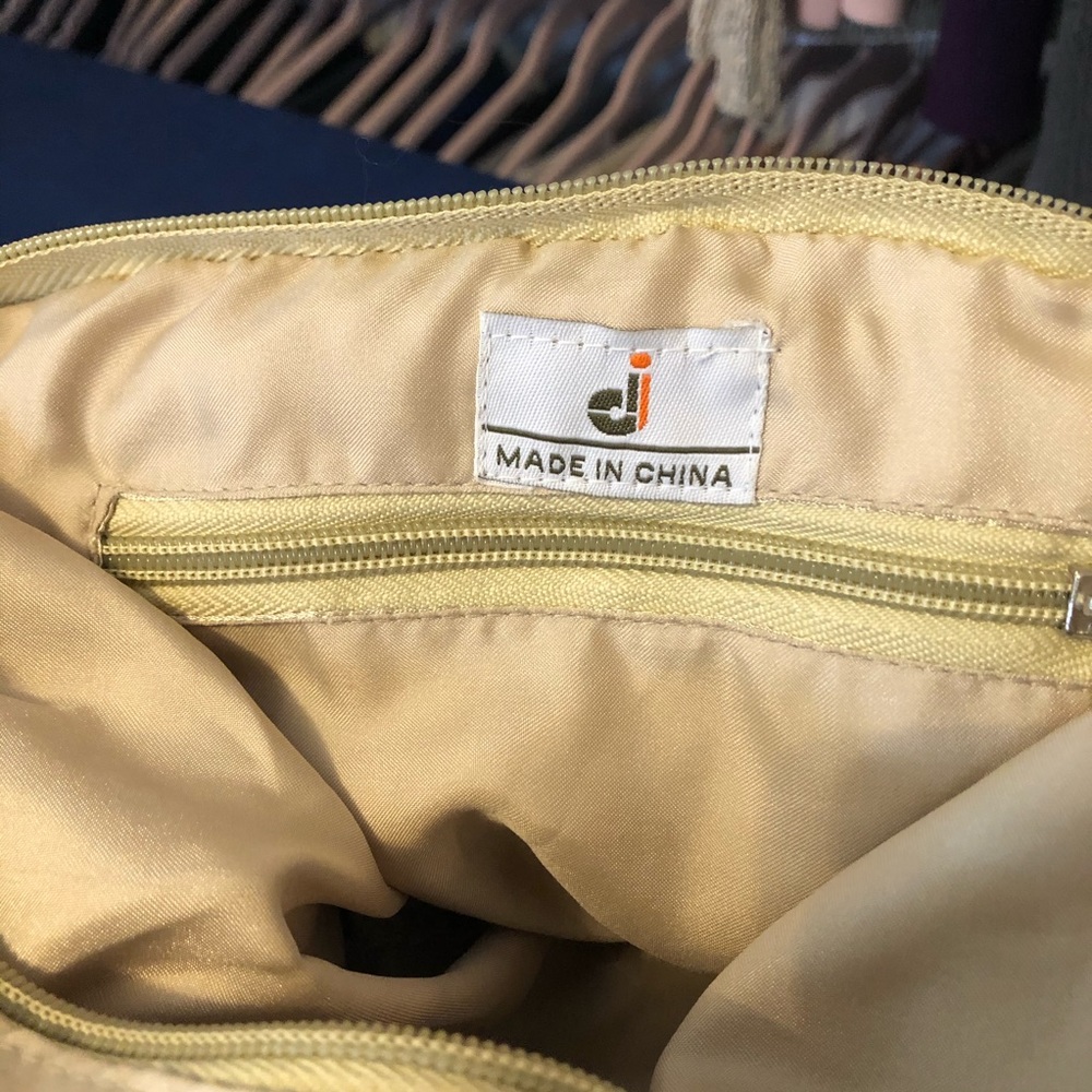 Handbag - Picture 3 of 6